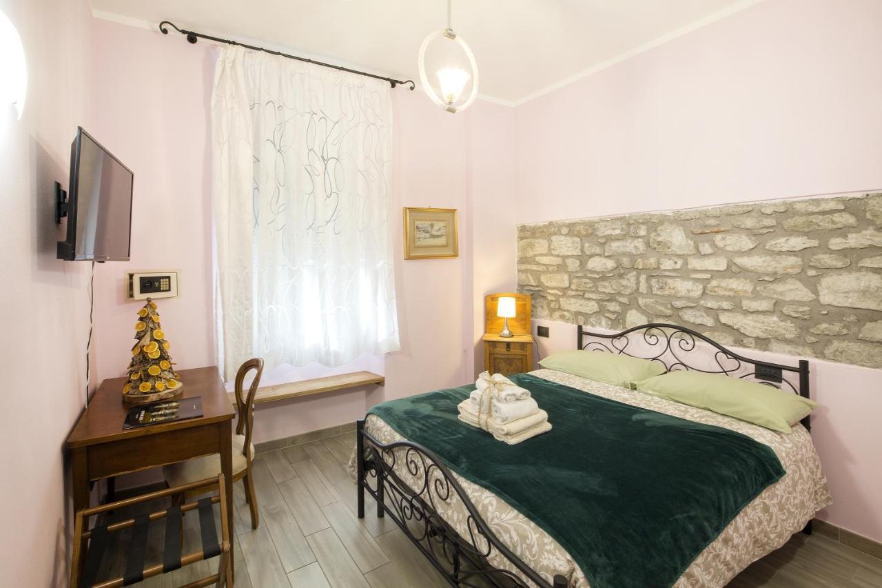 Alla Porta Di Sotto B&B Fivizzano Eksteriør bilde